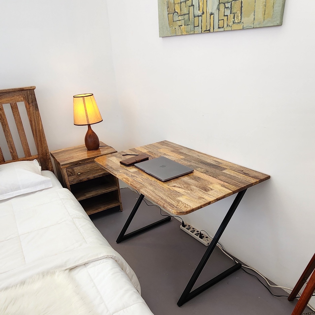 Hana Study Table